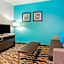 La Quinta Inn & Suites by Wyndham Northlake Ft. Worth