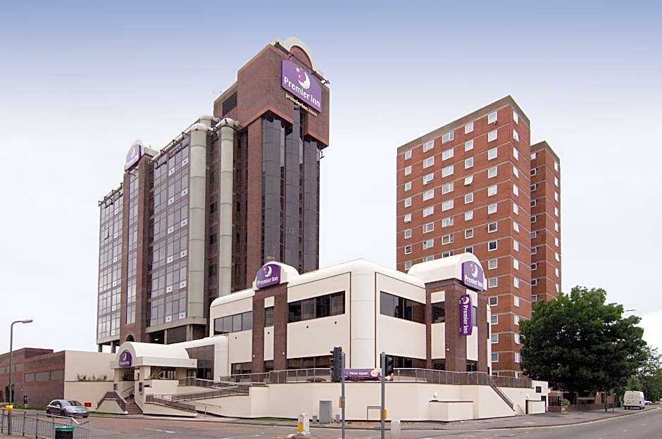 Premier Inn Sunbury - Kempton Park