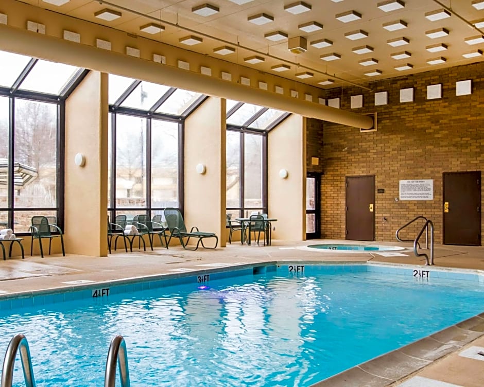 AmericInn by Wyndham Memphis East