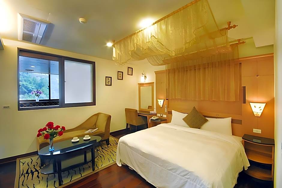 Ming Lu Holiday Hotel