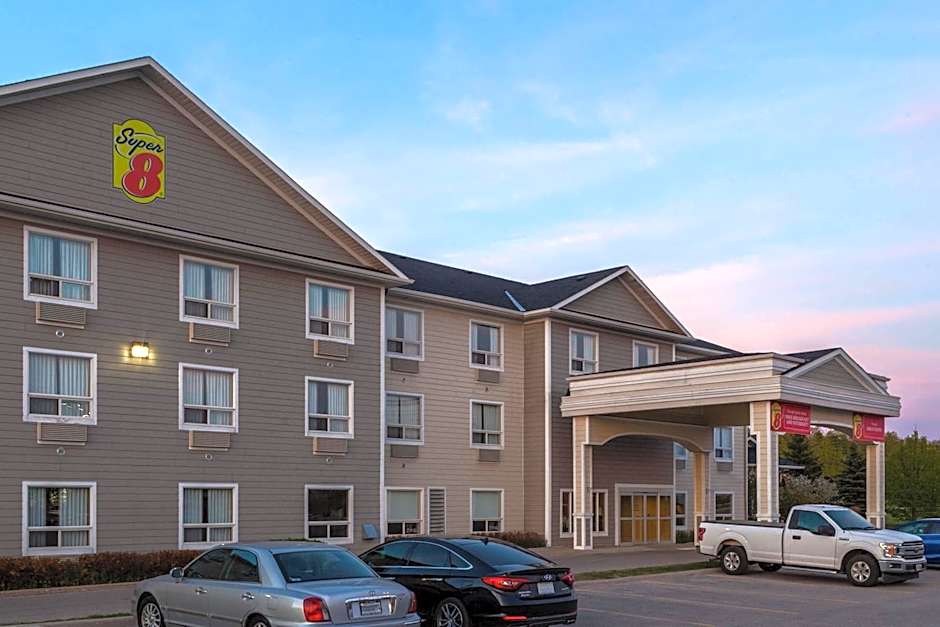 Super 8 by Wyndham Midland