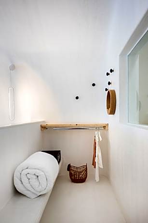 Cave Grand Suite with Private Heated Pool with Jetted Tub