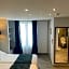 Mary's Hotel Republique