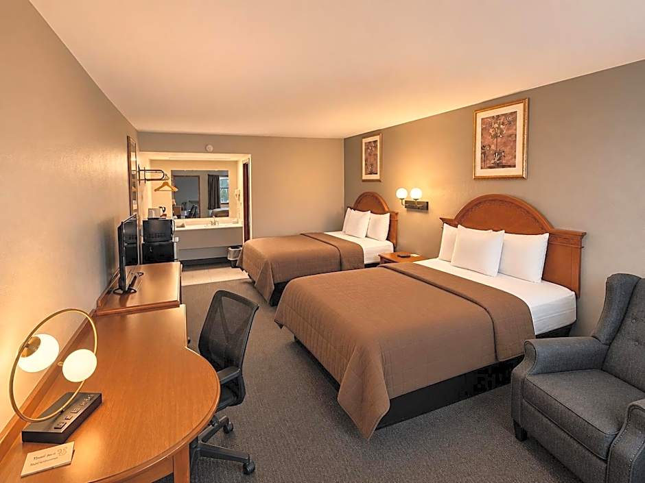 Ozark Inn & Suites