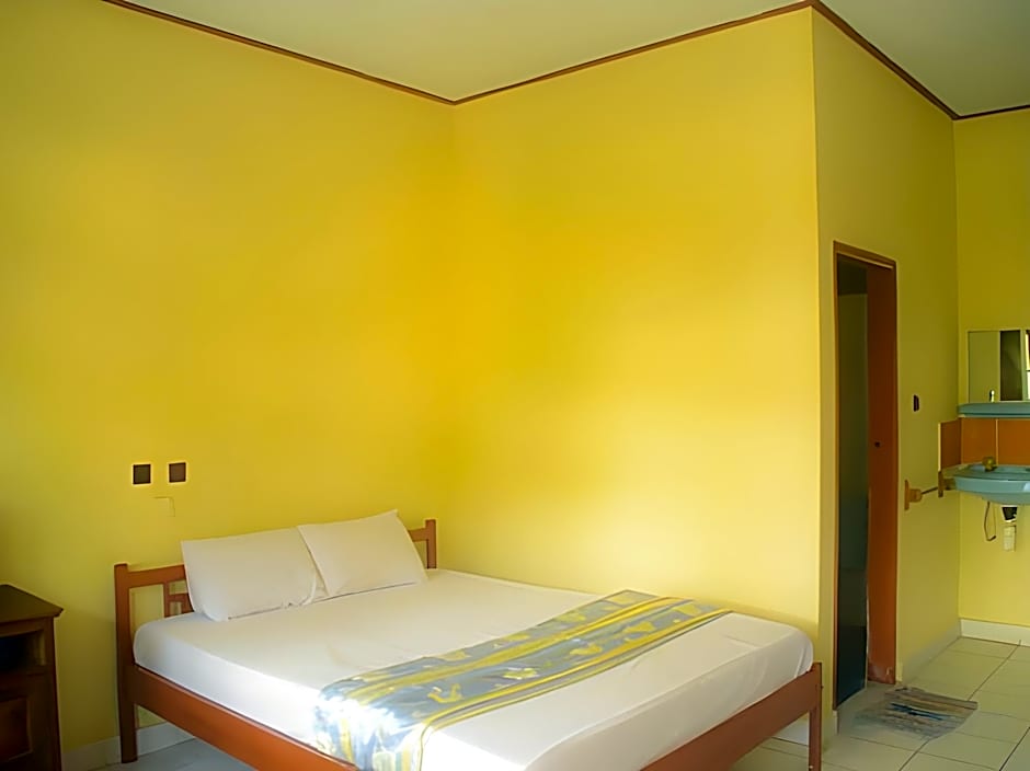 Super OYO 1654 Maha Bharata Kuta Inn