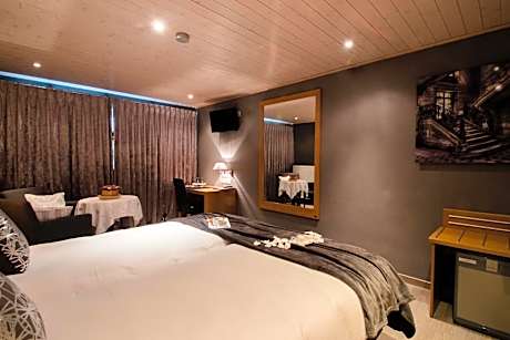 Twin Room with Shower