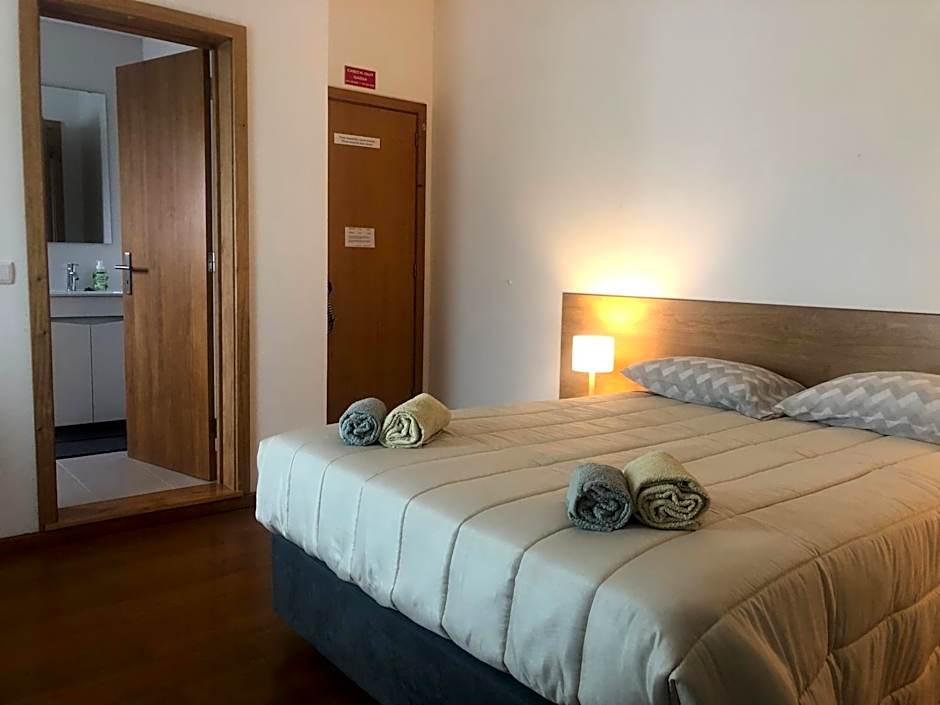 AZORES HOLIDAYS HOUSE -B&B - Suites - Self Check-in KEYBOARD