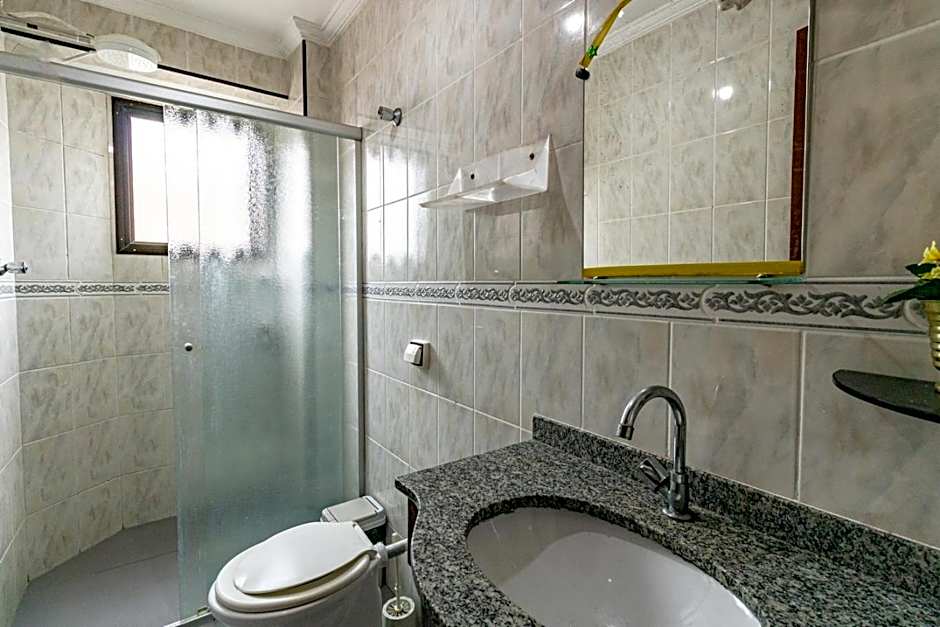 Apto com bela vista a 100m da Praia da Guilhermina