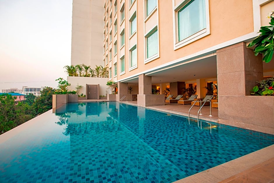 Lemon Tree Premier City Center Pune