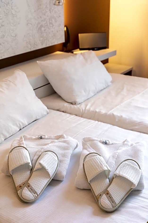 Eburon Hotel