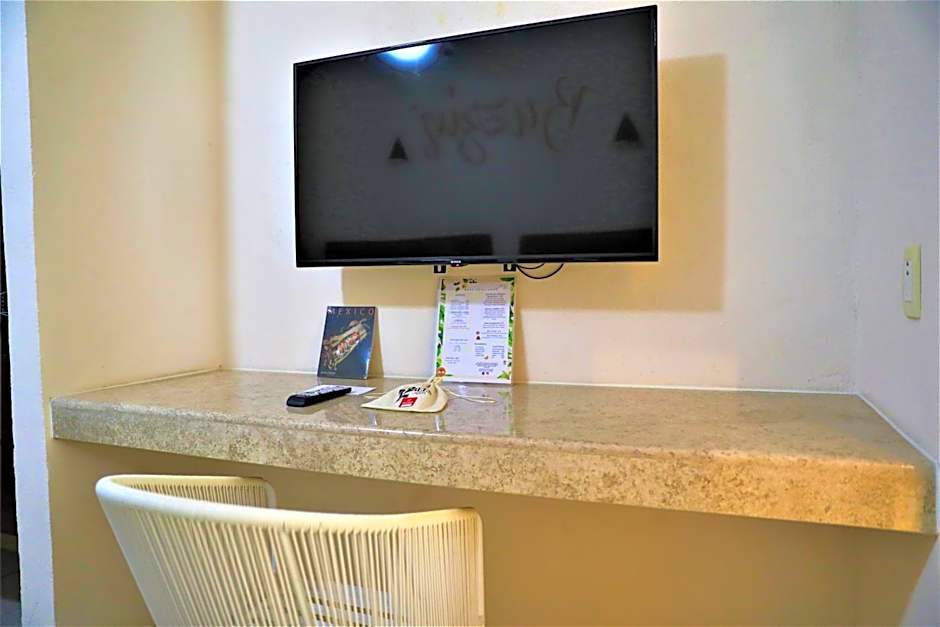 Hotel 12 BEES by Kavia