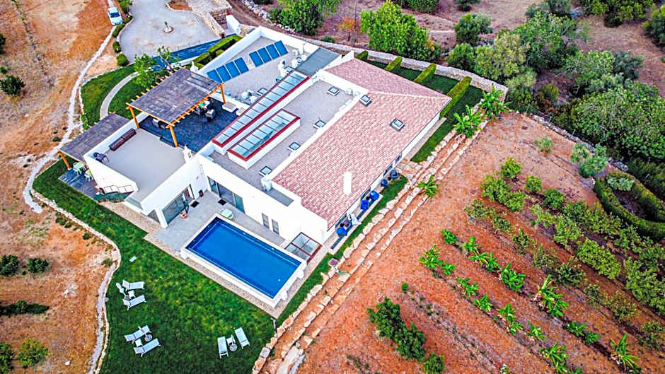 Mercedes Country House