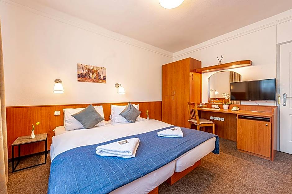 Korona Panzio Budapest