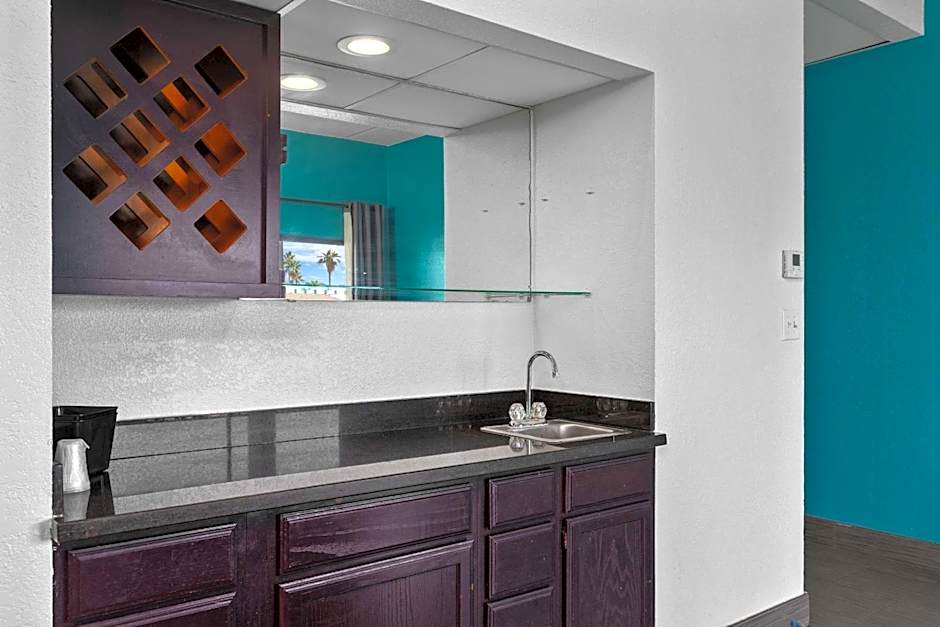 WindWater Hotel and Marina