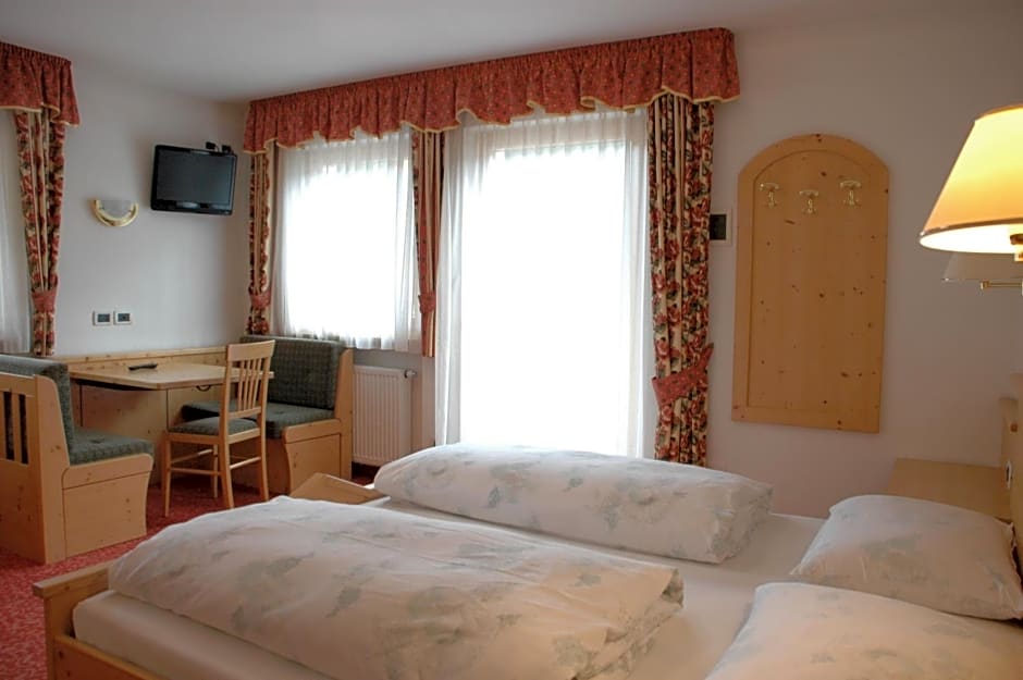 Hotel Falzares
