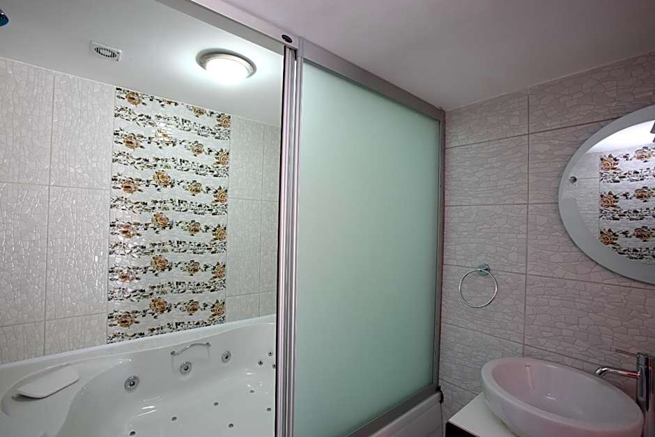Delfi Hotel Spa & Wellness Center
