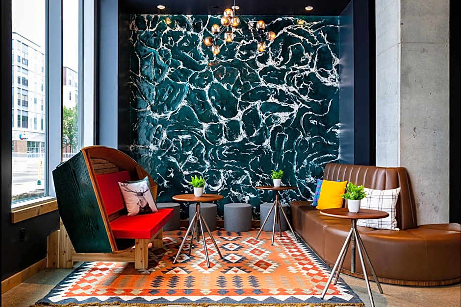 Moxy Minneapolis Downtown