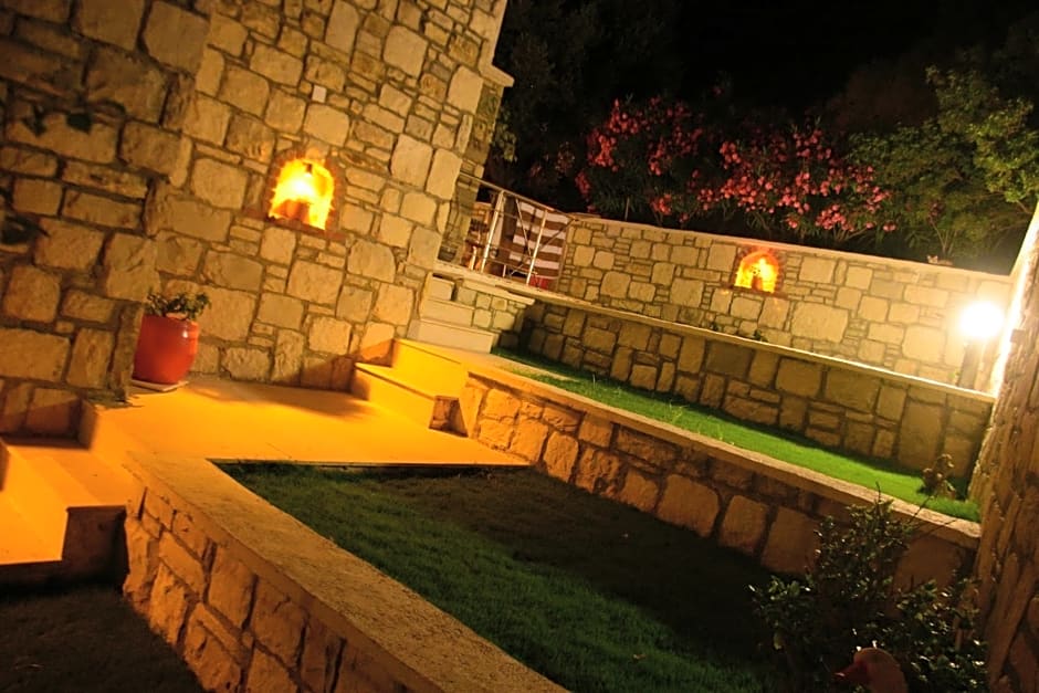 Tepe Hotel