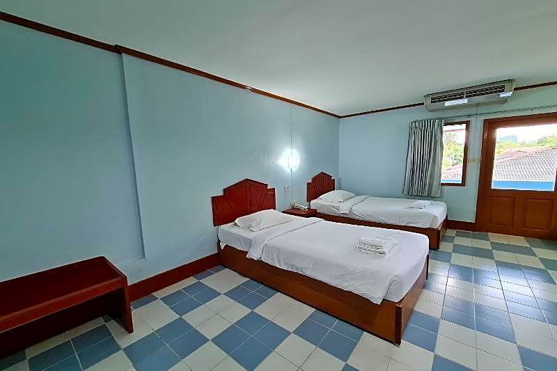 (Phu-Nga Hotel)