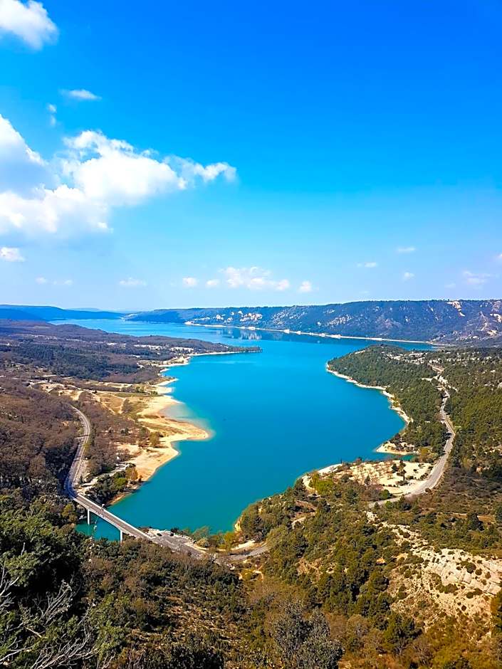 "Les Lauriers" chambre indépendante avec terrasse privée