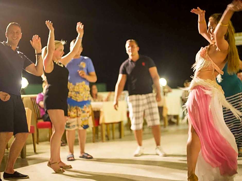 Tuntas Family Suites Kusadasi