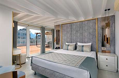 Mediterranean Prestige Rooftop - 2 Adults and 1 Child