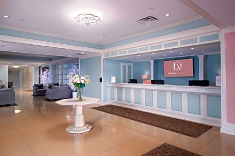 Bella Vista Hotel & Suites