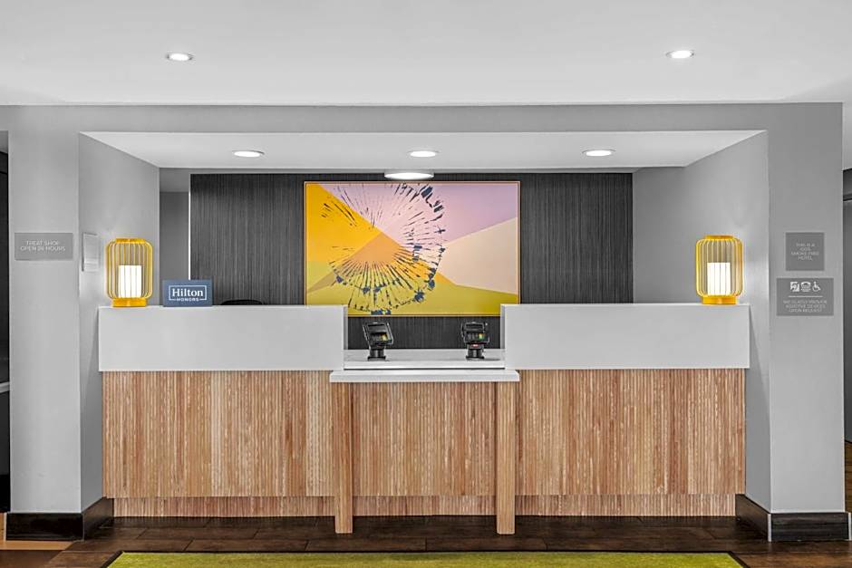 Spark by Hilton Bakersfield Central