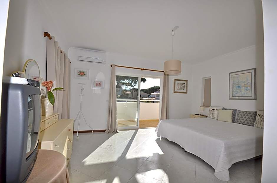 Charming Villa, Private Pool, Walking Distance to Centre, Free AC Wifi