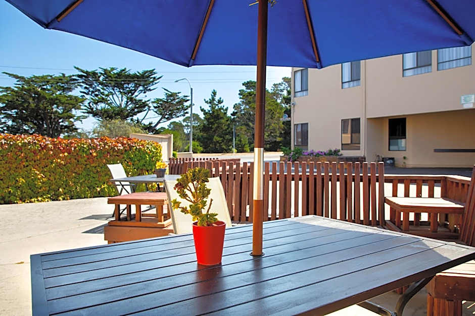 Munras Inn