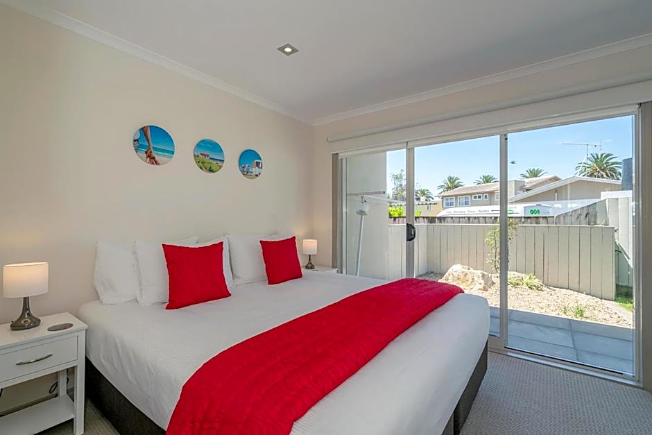 Crow's Nest Apartments