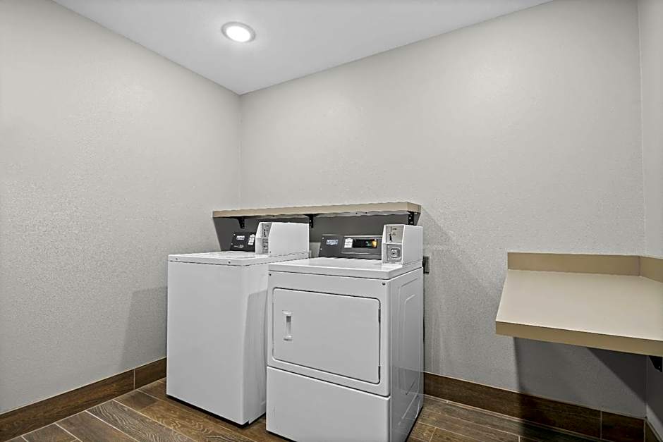 AmericInn by Wyndham International Falls Southwest