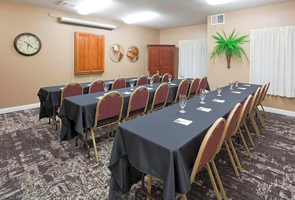 GrandStay Residential Suites Hotel - Eau Claire