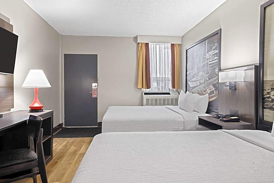 Super 8 by Wyndham Thunder Bay