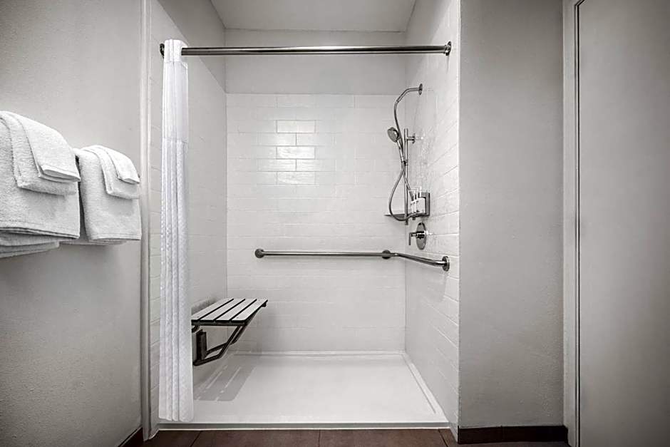 Garner Hotel Liberty Lake By IHG