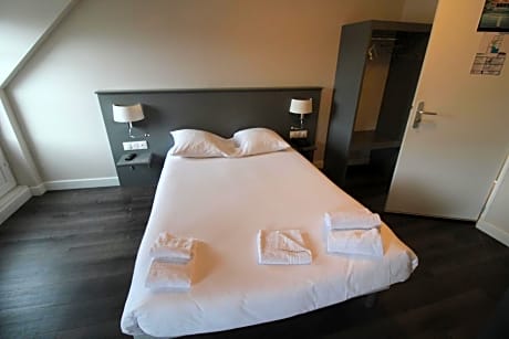 Family Room with Shower