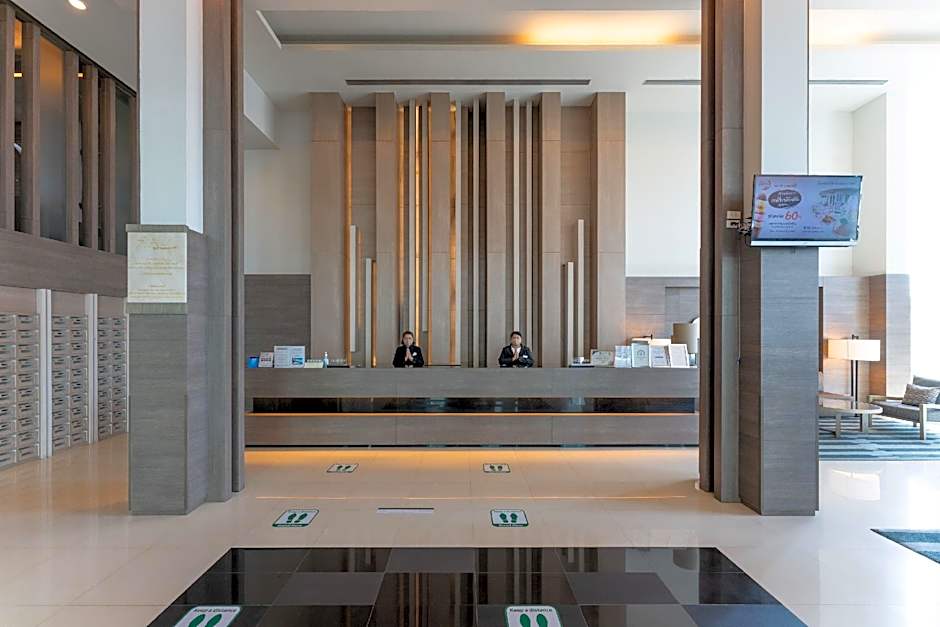 Classic Kameo Hotel & Services Apartment 