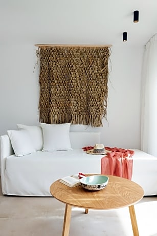 Executive Suite with pool view