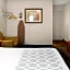 Magnuson Hotel Detroit Airport