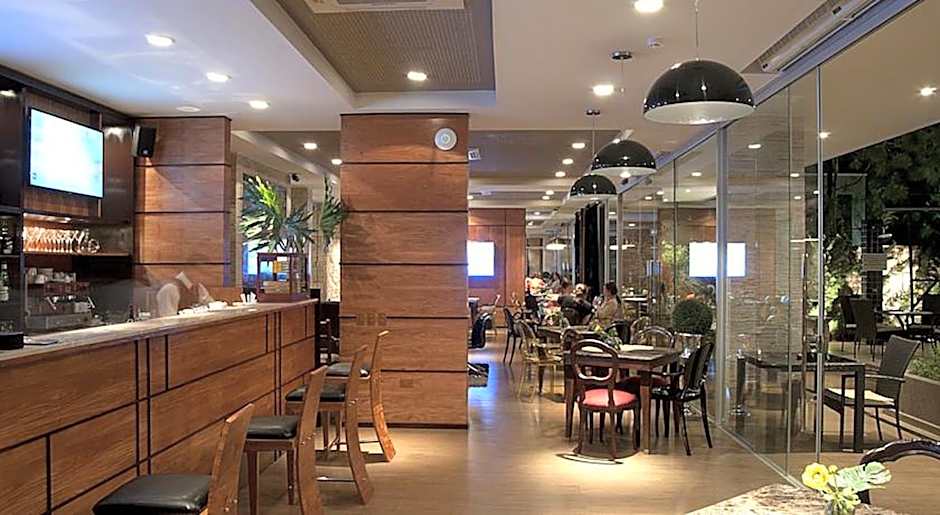 Las Ventanas Suites Hotel