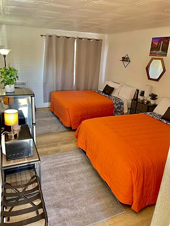 Canyon's Edge Route 66 Motel