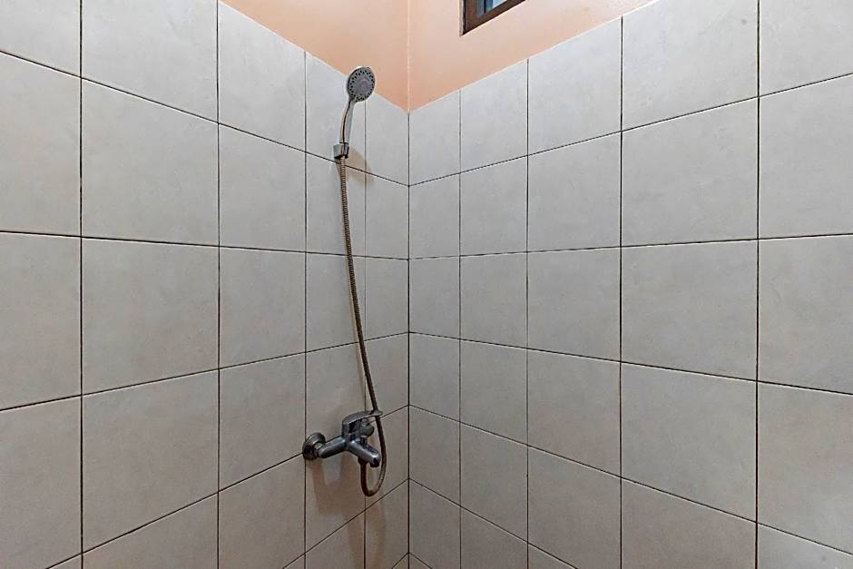 RedDoorz Syariah near Alun Alun Palimanan