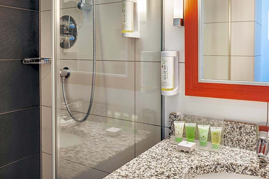 Holiday Inn Berlin-Alexanderplatz, an IHG Hotel