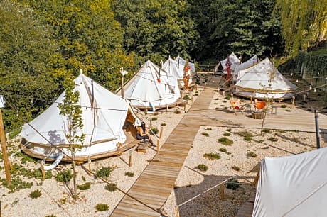 Glamping tent (shared bathroom)
