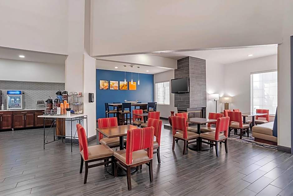 Comfort Suites Hattiesburg near University