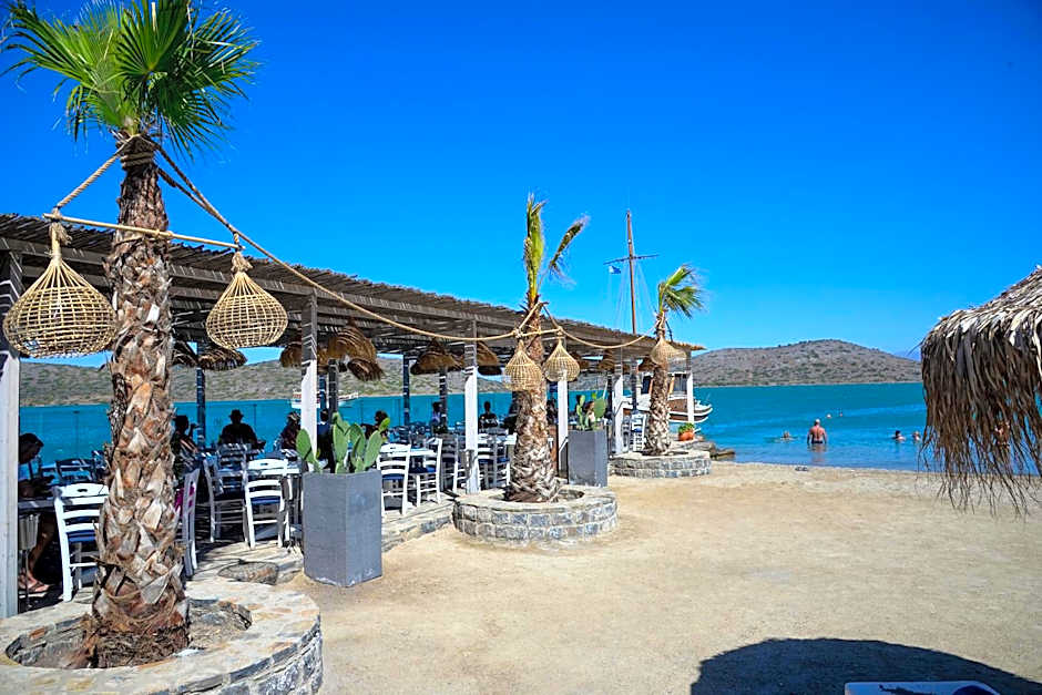 Royal Marmin Bay Boutique & Art Hotel