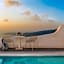 White Santorini Suites & Spa