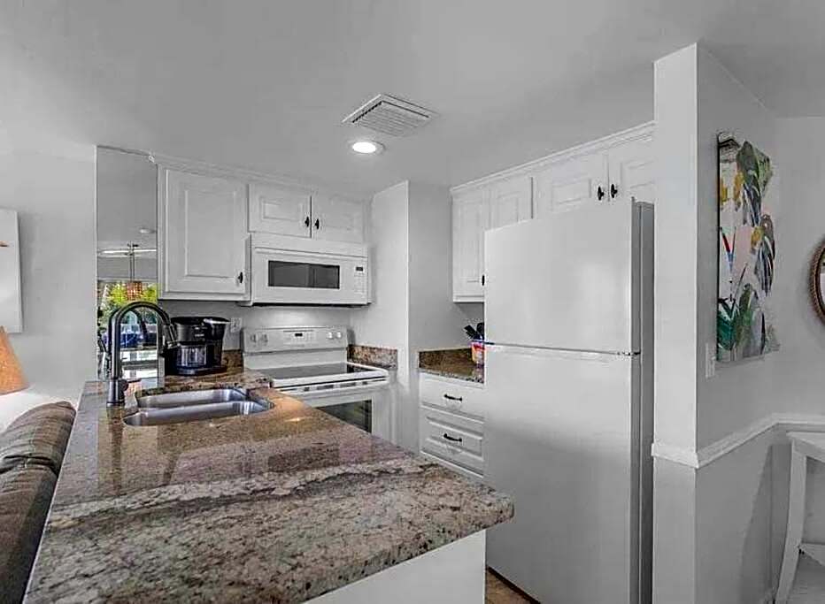 Sugar Sands-Luxury 1st Floor 2BR 2BA Private Beach