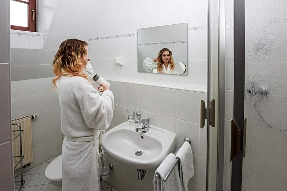 Berghotel Friedrichshöhe - Sauna, Pool & Natur