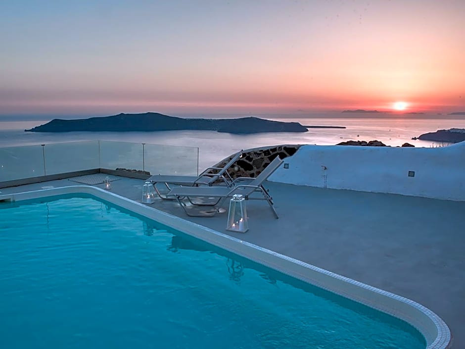 Pearl on the Cliff Hotel & Suites